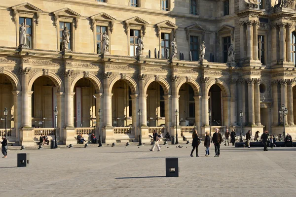 França, Palácio do Louvre em Paris — Fotografia de Stock