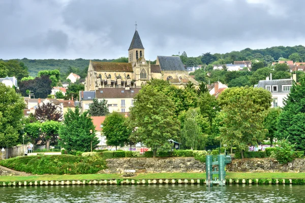 Francia, la pittoresca città di triel sur seine — Foto Stock