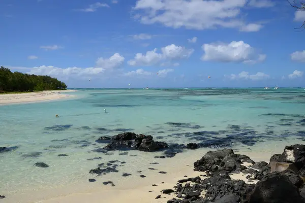 毛里求斯，如诗如画的 Ile aux 芬岛马埃堡地区 — 图库照片
