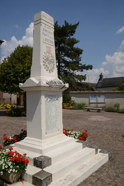 Normandie, el pintoresco pueblo de Marcilly sur Eure — Foto de Stock