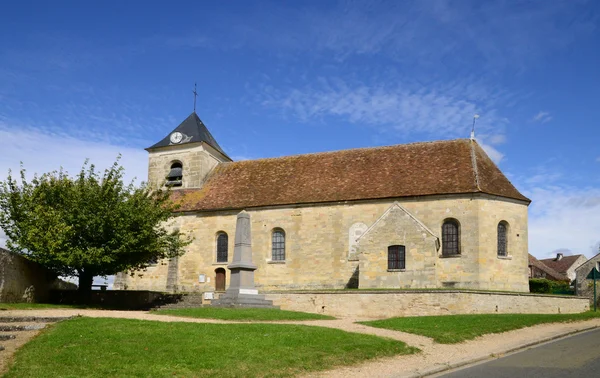 Francia, la iglesia clásica de Sagy en Val d Oise — Foto de Stock