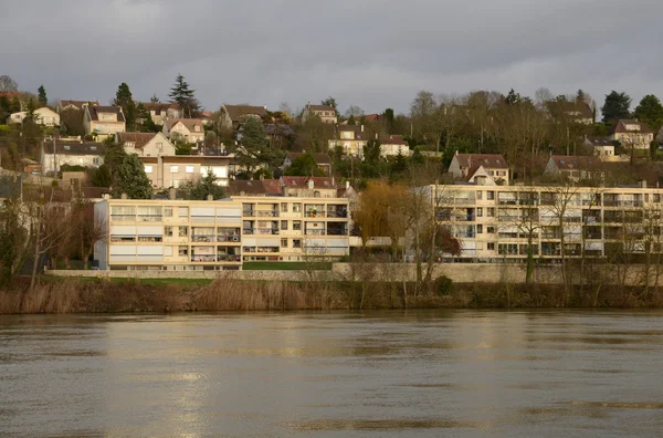 Francia, la pintoresca ciudad de Triel sur Seine en invierno — Foto de Stock