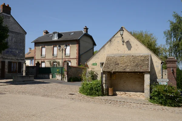 Francie, malebné vesnici Maudetour en vexin — Stock fotografie