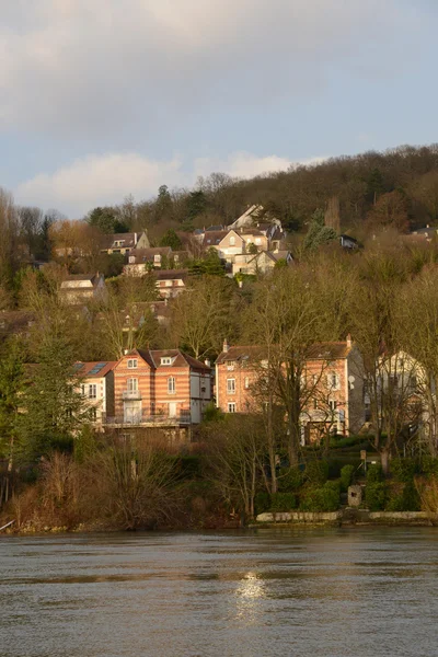 France, the picturesque city of Triel sur Seine in winter — Stock Photo, Image