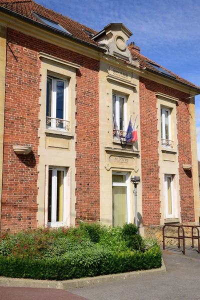 Ile de France, pittoreska byn av Menucourt — Stockfoto