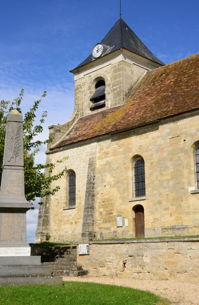 Francia, la iglesia clásica de Sagy en Val d Oise — Foto de Stock