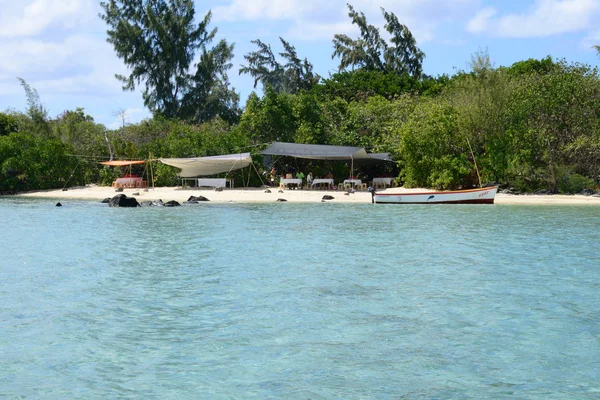 Afrika, malebné aera Blue Bay poblíž Mahebourg — Stock fotografie