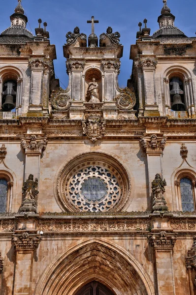 Portugalsko, historické a pisturesque Alcobaca klášter — Stock fotografie