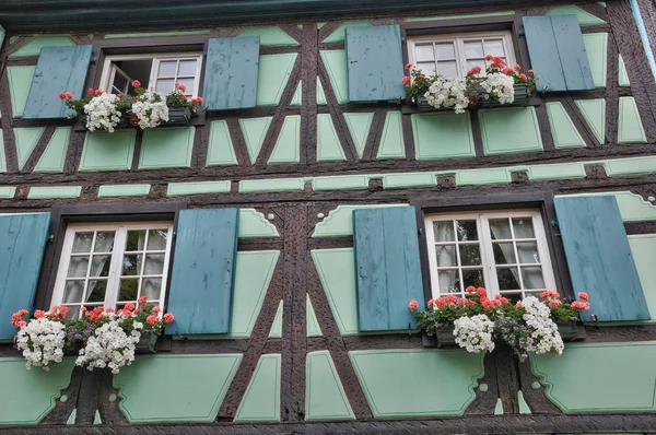 Picturesque old house in Colmar in Alsace — Stock Photo, Image