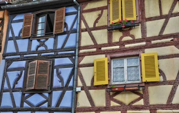 Casa antiga pitoresca em Colmar, na Alsácia — Fotografia de Stock