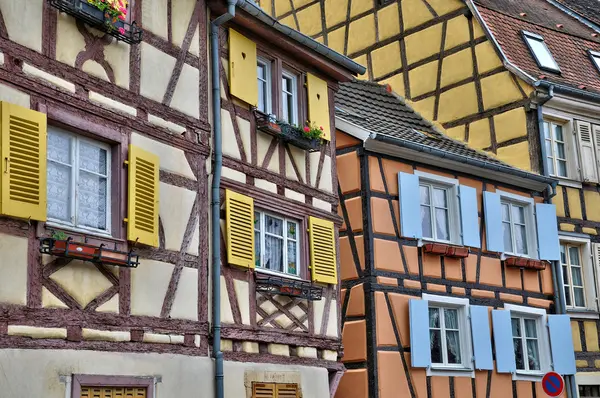 Picturesque old house in Colmar in Elsace — стоковое фото