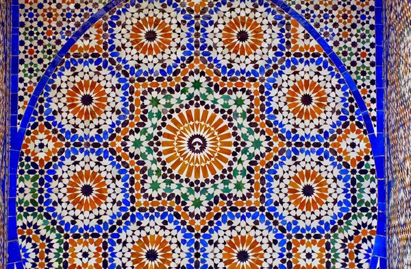 Marrocos, detalhe de mosaico em um palácio antigo em Marraquexe — Fotografia de Stock