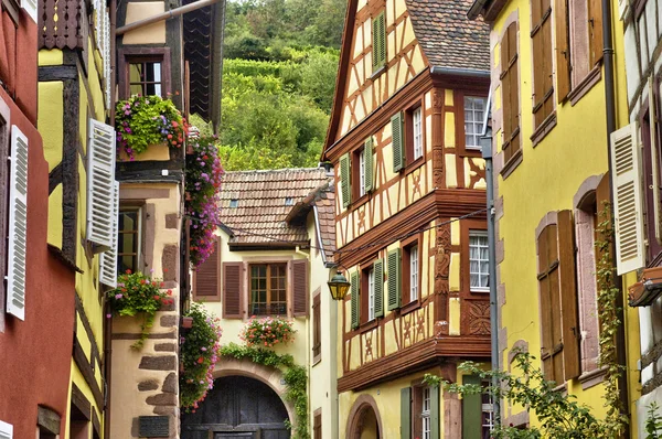 Francia, el pequeño pueblo de Kaysersberg en Alsacia —  Fotos de Stock