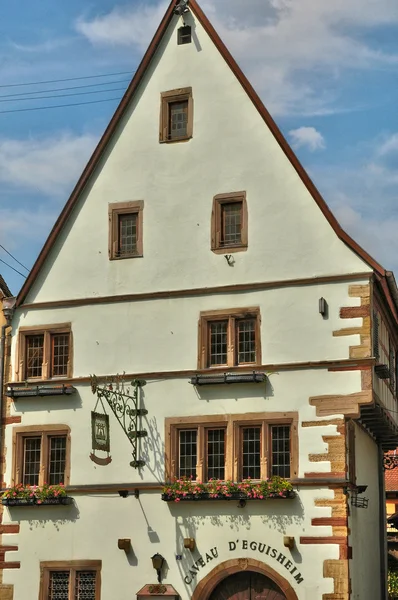 Fransa, Alsace, pitoresk eski eski köy, Eguisheim — Stok fotoğraf