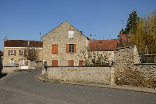 法国，风景如画的村庄里的 sagy — 图库照片