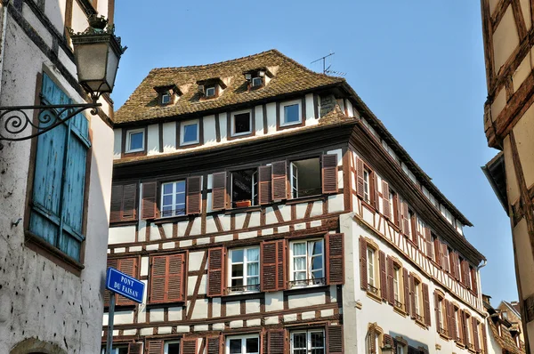Παλιά σπίτια σε το περιοχή της La Petite France στο Στρασβούργο — Φωτογραφία Αρχείου