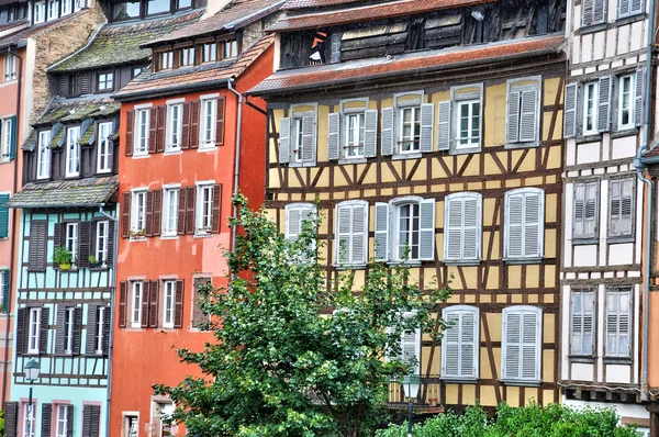 Staré domy v čtvrti La Petite France ve Štrasburku — Stock fotografie
