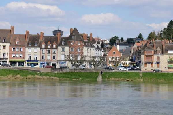 Malebné město Gien v regionu Loiret — Stock fotografie