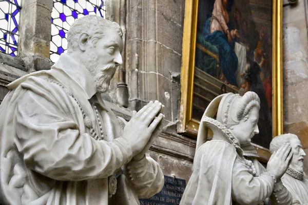 Frankrike, den pittoreska kyrkan av Magny en Vexin — Stockfoto