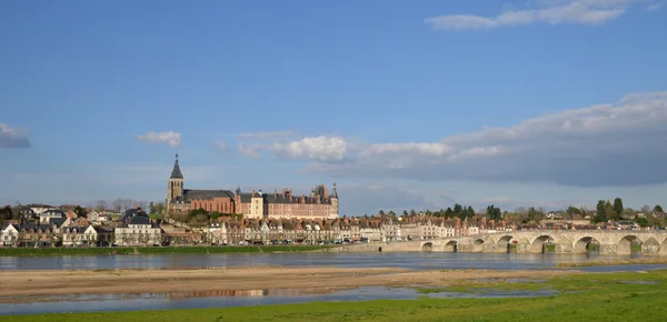 Schilderachtige stad van Gien in Loiret — Stockfoto