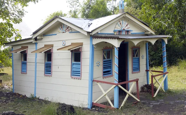 Martinique Anse Cafard evde pitoresk mahkum — Stok fotoğraf