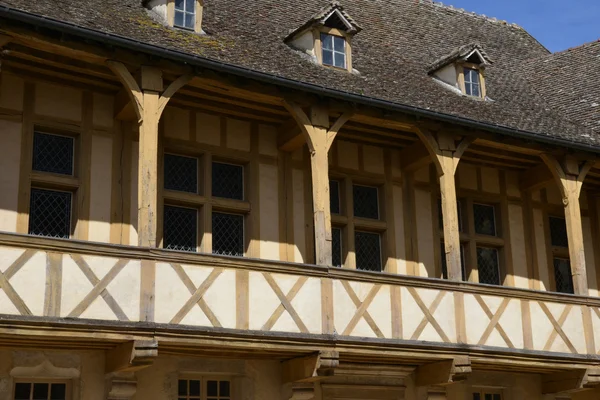 Francia, antigua y pintoresca ciudad de Beaune — Foto de Stock