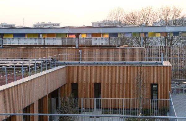 Francia, una nueva escuela moderna — Foto de Stock