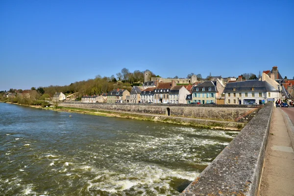 Francja, malownicze miasto La Charité sur Loire, w regionie Burgundia — Zdjęcie stockowe