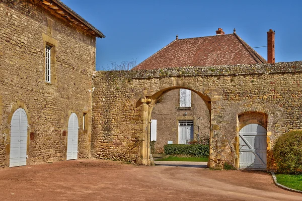 França, pitoresca aldeia de Anzy le duc em Saone et Loire — Fotografia de Stock