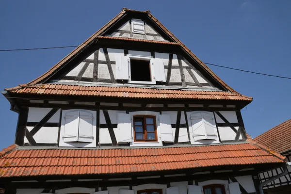 França, pitoresca aldeia de Hunspach na Alsácia — Fotografia de Stock