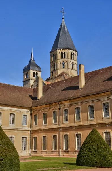 Frankrijk, schilderachtige stad van Cluny in Saone et Loire — Stockfoto