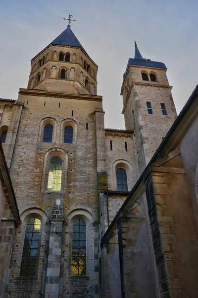 Francie, malebné město Cluny v Saone et Loire — Stock fotografie