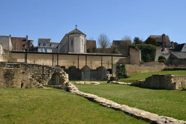 Francia, pintoresca ciudad de La Charite sur Loire en Bourgogne — Foto de Stock