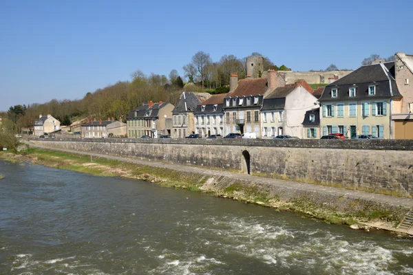 France, ville pittoresque de La Charite sur Loire en Bourgogne — Photo