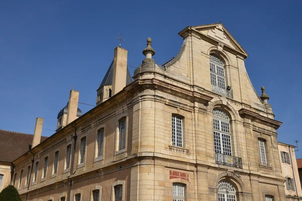 Frankrijk, schilderachtige stad van Cluny in Saone et Loire — Stockfoto