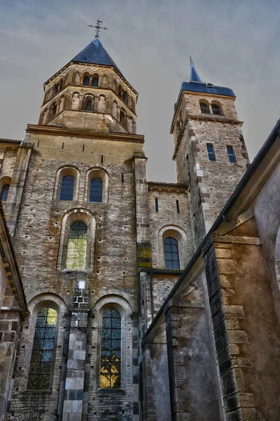 França, pitoresca cidade de Cluny em Saone et Loire — Fotografia de Stock