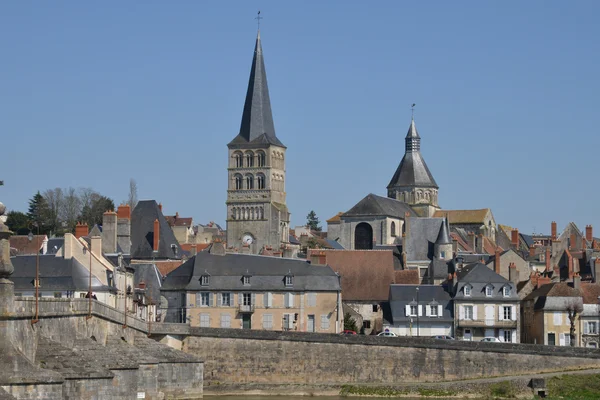 Frankreich, malerische stadt la charite sur loire in bourgogne — Stockfoto