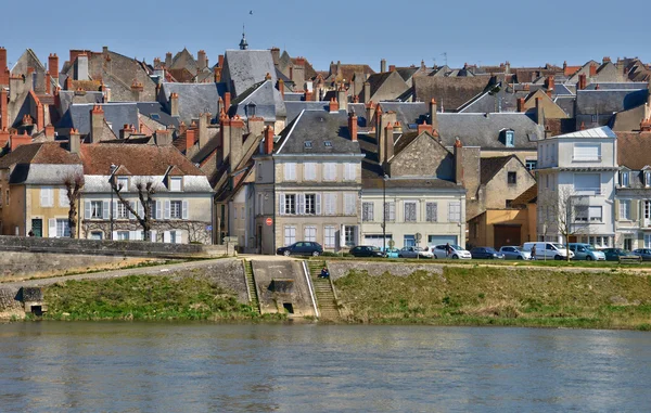 França, cidade pitoresca de La Charite sur Loire em Bourgogne — Fotografia de Stock