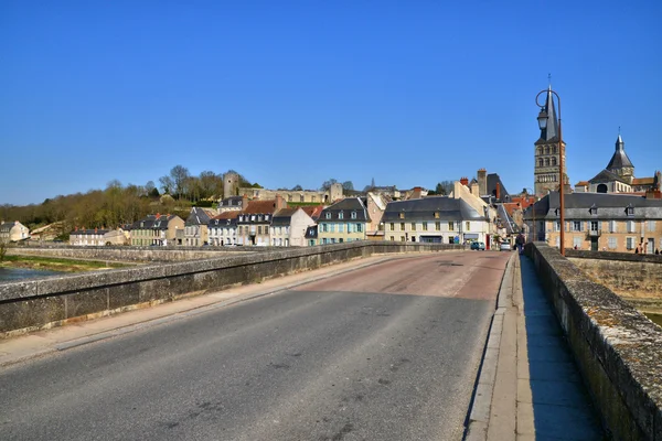 Francia, pintoresca ciudad de La Charite sur Loire en Bourgogne —  Fotos de Stock