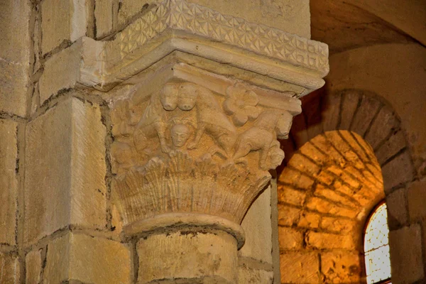 Francia, pintoresco pueblo de Anzy le duc en Saone et Loire —  Fotos de Stock