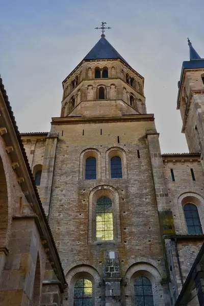 França, pitoresca cidade de Cluny em Saone et Loire — Fotografia de Stock