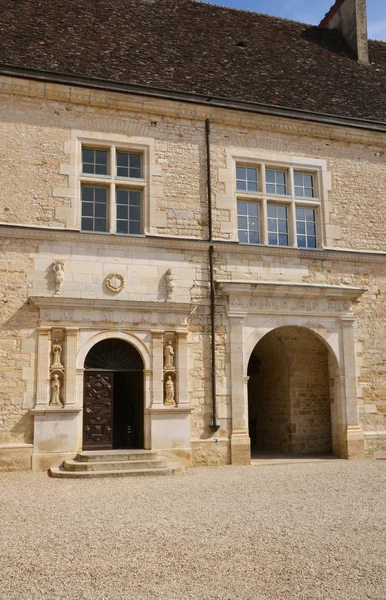 Cote d nebo malebného zámku Le Clos de Vougeot v Bourg — Stock fotografie