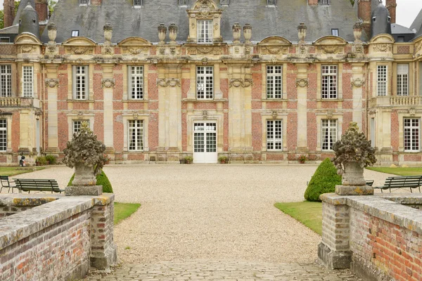 Normandie, el pintoresco castillo de Miromesnil en Tourville sur — Foto de Stock