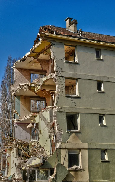 Frankrike, rivning av en gammal byggnad i les mureaux — Stockfoto
