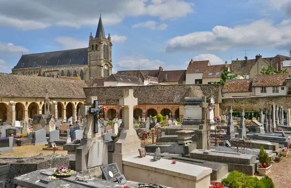 Francia, la pintoresca ciudad de Montfort l Amaury —  Fotos de Stock
