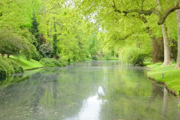 如诗如画 Poissy 市法兰西岛 — 图库照片