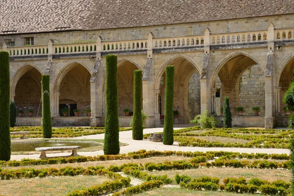 Frankrike, pittoreska klostret i Royaumont i Val d Oise — Stockfoto