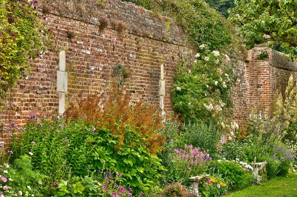 Normandie, мальовничий замок Miromesnil в Tourville сюр — стокове фото