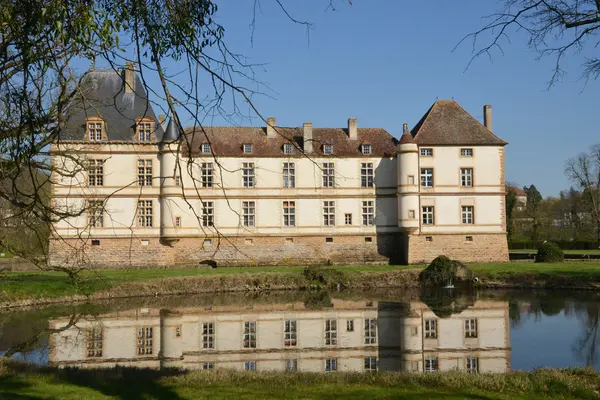 Bourgogne, a festői falu itt: cormatin et loire — Stock Fotó