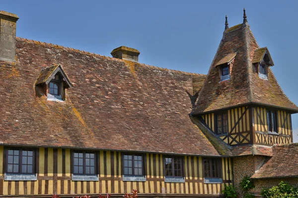 France, picturesque village of Beuvron en Auge in Normandy — Stock Photo, Image